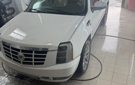 Cadillac Escalade III, 2008 год, 750 000 рублей, 1 фотография