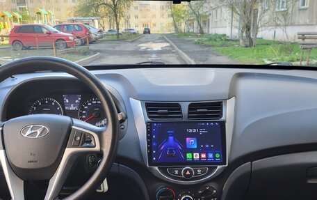 Hyundai Solaris II рестайлинг, 2012 год, 900 000 рублей, 13 фотография