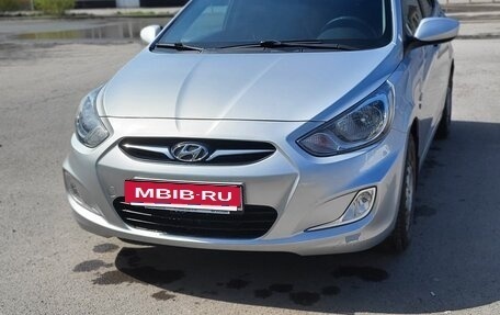 Hyundai Solaris II рестайлинг, 2012 год, 900 000 рублей, 8 фотография