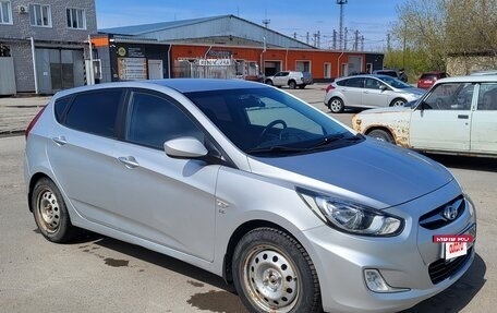 Hyundai Solaris II рестайлинг, 2012 год, 900 000 рублей, 7 фотография