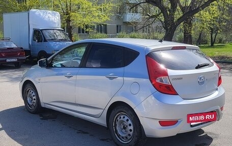 Hyundai Solaris II рестайлинг, 2012 год, 900 000 рублей, 4 фотография