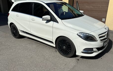 Mercedes-Benz B-Класс, 2015 год, 1 500 000 рублей, 4 фотография