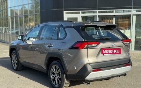 Toyota RAV4, 2024 год, 4 600 000 рублей, 7 фотография