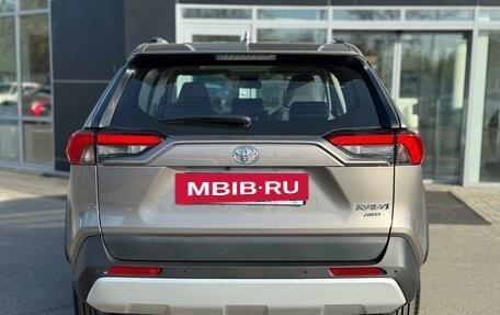 Toyota RAV4, 2024 год, 4 600 000 рублей, 6 фотография