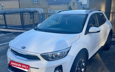 KIA Stonic, 2018 год, 1 700 000 рублей, 2 фотография