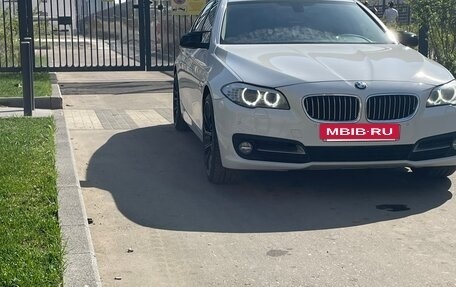 BMW 5 серия, 2013 год, 2 400 000 рублей, 8 фотография