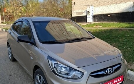 Hyundai Solaris II рестайлинг, 2012 год, 655 000 рублей, 3 фотография