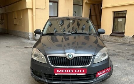 Skoda Fabia II, 2010 год, 590 000 рублей, 2 фотография