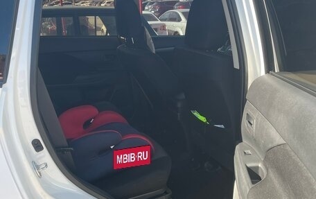 Mitsubishi Outlander III рестайлинг 3, 2014 год, 1 600 000 рублей, 15 фотография
