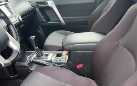 Toyota Land Cruiser Prado 150 рестайлинг 2, 2014 год, 2 800 000 рублей, 9 фотография