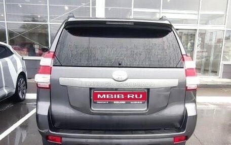 Toyota Land Cruiser Prado 150 рестайлинг 2, 2014 год, 2 800 000 рублей, 6 фотография