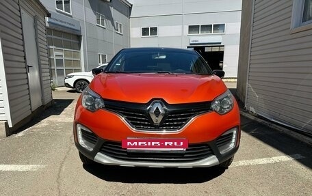 Renault Kaptur I рестайлинг, 2016 год, 1 380 000 рублей, 2 фотография
