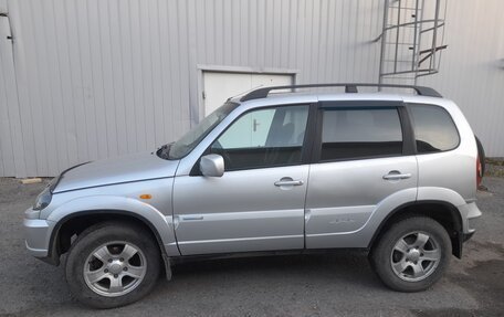 Chevrolet Niva I рестайлинг, 2010 год, 530 000 рублей, 3 фотография