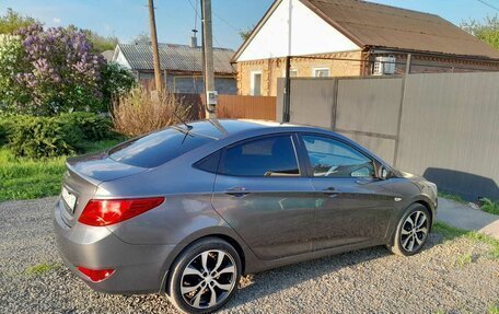 Hyundai Solaris II рестайлинг, 2016 год, 950 000 рублей, 3 фотография