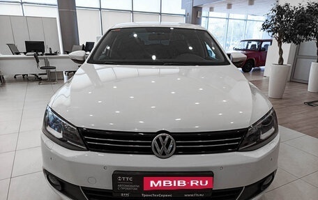 Volkswagen Jetta VI, 2014 год, 1 250 000 рублей, 2 фотография