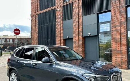 BMW X5, 2020 год, 6 990 000 рублей, 2 фотография
