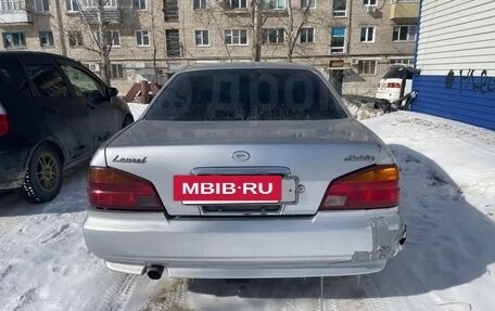 Nissan Laurel VIII, 1999 год, 285 000 рублей, 2 фотография