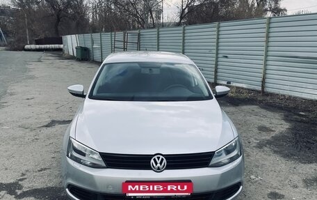 Volkswagen Jetta VI, 2013 год, 1 120 000 рублей, 4 фотография