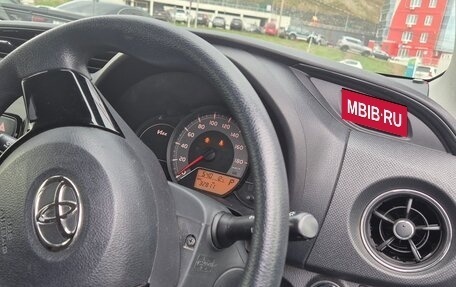 Toyota Vitz, 2016 год, 820 000 рублей, 7 фотография