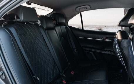 Toyota Camry, 2020 год, 3 150 000 рублей, 10 фотография