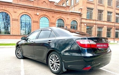 Toyota Camry, 2017 год, 1 900 000 рублей, 5 фотография
