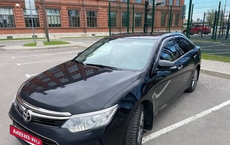 Toyota Camry, 2017 год, 1 900 000 рублей, 2 фотография