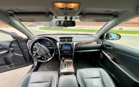 Toyota Camry, 2017 год, 1 900 000 рублей, 9 фотография