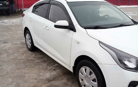 KIA Rio IV, 2018 год, 820 000 рублей, 3 фотография