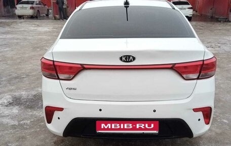 KIA Rio IV, 2018 год, 820 000 рублей, 4 фотография