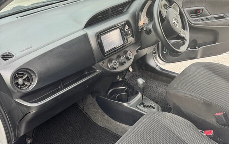Toyota Vitz, 2017 год, 855 000 рублей, 9 фотография