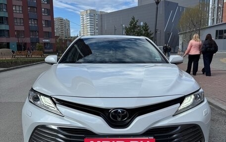Toyota Camry, 2020 год, 3 150 000 рублей, 2 фотография