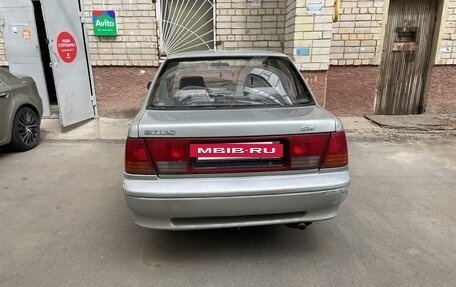 Suzuki Swift II, 2001 год, 130 000 рублей, 2 фотография