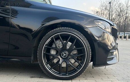 Mercedes-Benz E-Класс, 2019 год, 3 650 000 рублей, 4 фотография