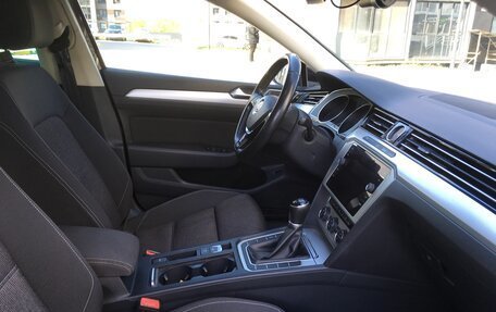 Volkswagen Passat B8 рестайлинг, 2018 год, 2 375 000 рублей, 11 фотография