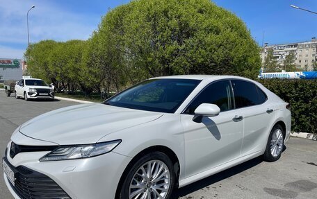 Toyota Camry, 2019 год, 3 200 000 рублей, 2 фотография