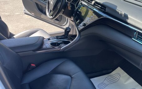 Toyota Camry, 2019 год, 3 200 000 рублей, 6 фотография
