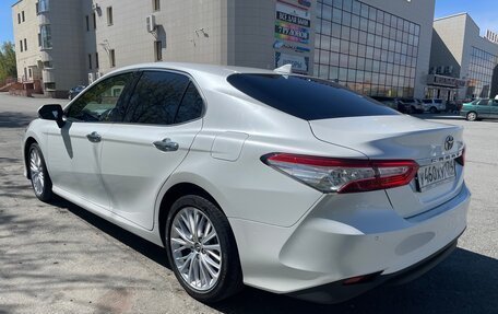 Toyota Camry, 2019 год, 3 200 000 рублей, 10 фотография