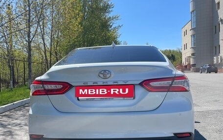 Toyota Camry, 2019 год, 3 200 000 рублей, 5 фотография