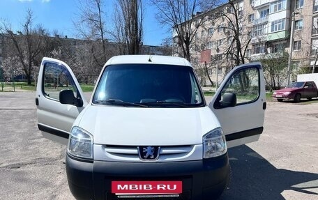 Peugeot Partner II рестайлинг 2, 2011 год, 630 000 рублей, 14 фотография