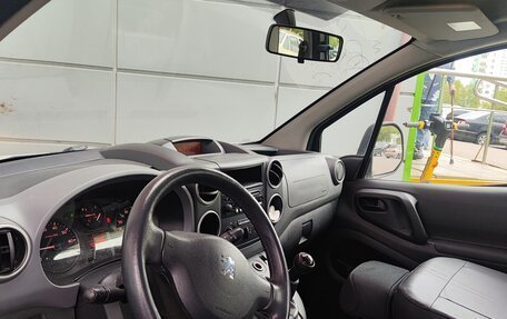 Peugeot Partner II рестайлинг 2, 2011 год, 450 000 рублей, 2 фотография