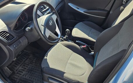 Hyundai Solaris II рестайлинг, 2012 год, 650 000 рублей, 7 фотография