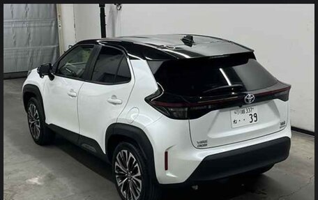 Toyota Yaris Cross, 2021 год, 2 250 000 рублей, 2 фотография