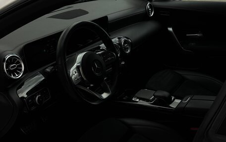 Mercedes-Benz CLA, 2019 год, 3 300 000 рублей, 10 фотография