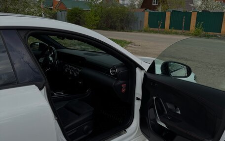 Mercedes-Benz CLA, 2019 год, 3 300 000 рублей, 15 фотография