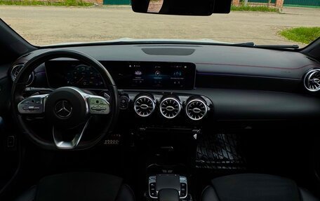 Mercedes-Benz CLA, 2019 год, 3 300 000 рублей, 17 фотография