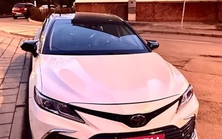 Toyota Camry, 2018 год, 2 385 000 рублей, 2 фотография