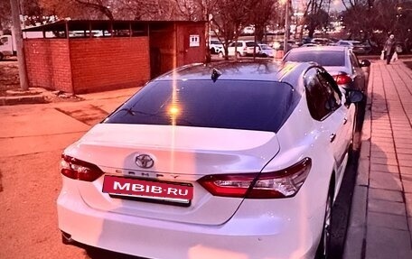 Toyota Camry, 2018 год, 2 385 000 рублей, 3 фотография