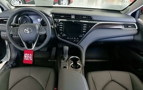 Toyota Camry, 2018 год, 2 385 000 рублей, 6 фотография