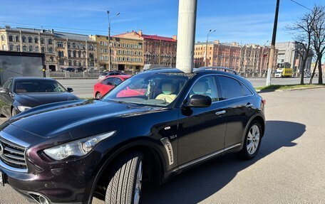Infiniti QX70, 2016 год, 2 600 000 рублей, 2 фотография
