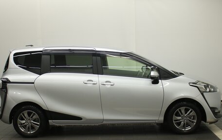 Toyota Sienta II, 2018 год, 1 648 000 рублей, 10 фотография